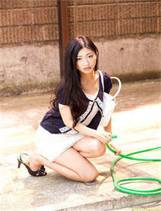 《俩女一杯视频-请播放》