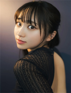《赤松威龙-女人ASS人体下部PICS》